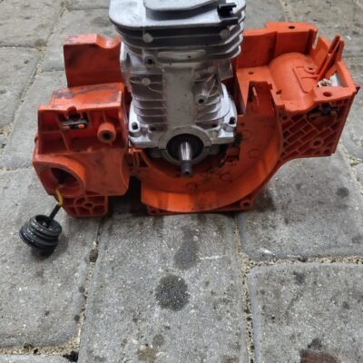 Husqvarna 130 Korpusas su nauju cilindru