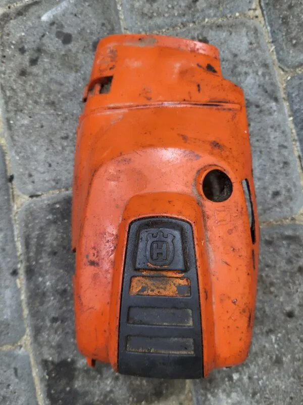 Husqvarna 555 Korpuso dangtelis