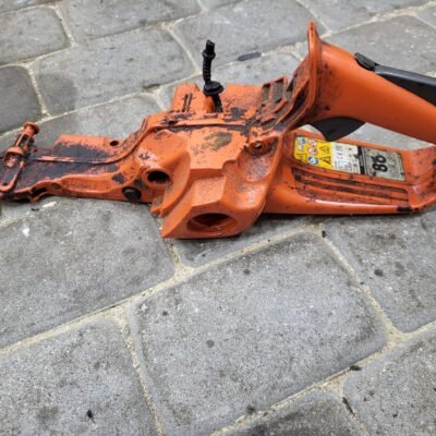 Husqvarna 555 Bakas