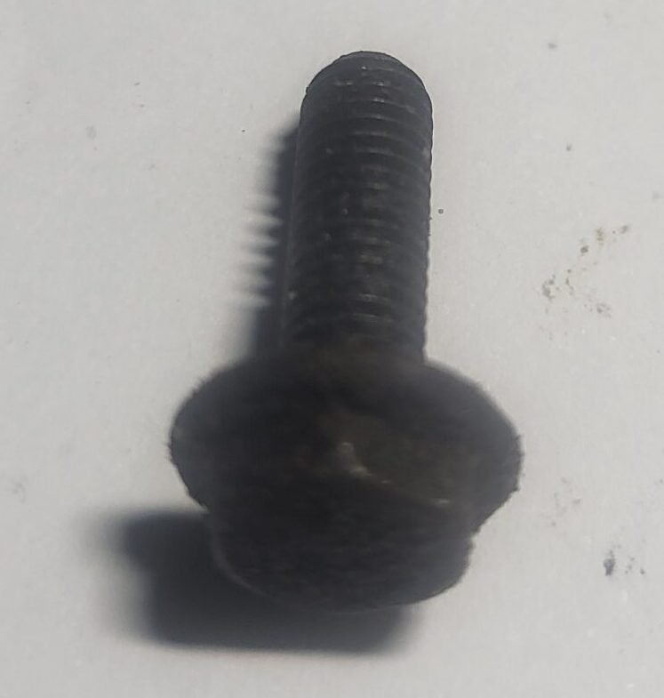 Husqvarna 50 Varžtas 18mm