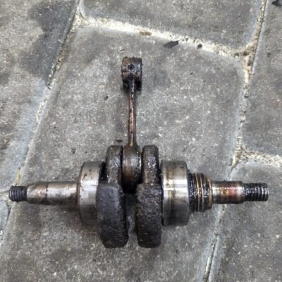 Husqvarna 238 G Alkūninis velenas