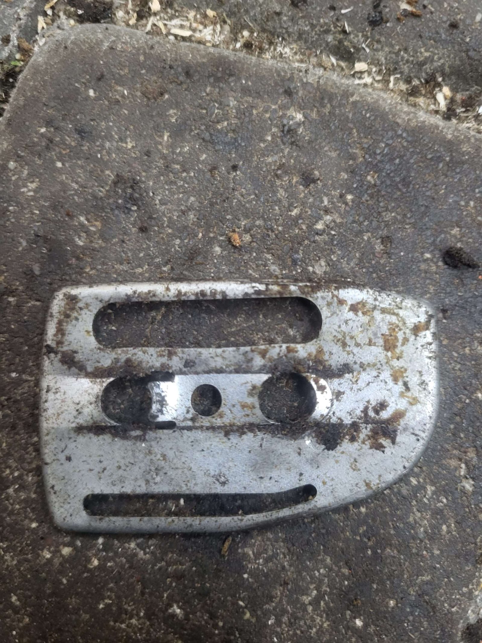 Husqvarna 142 Aliuminė plokštelė