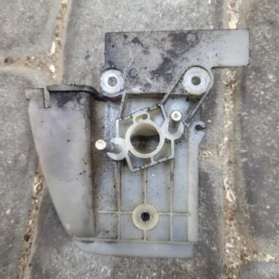 STIHL FS350 Karbiuratoriaus laikiklis
