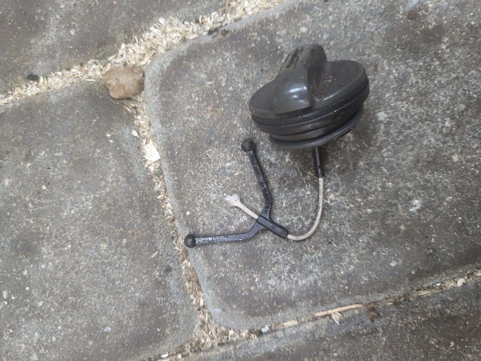 Husqvarna 236 Kuro bako kamštis