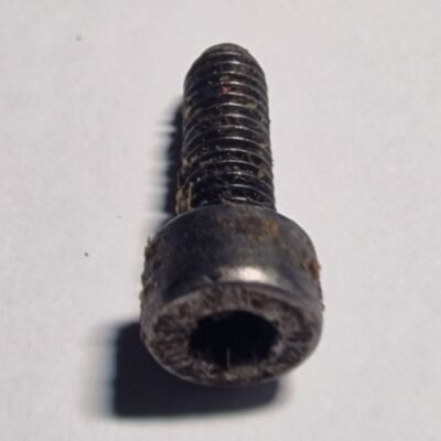 Husqvarna 254  Varžtas 14mm