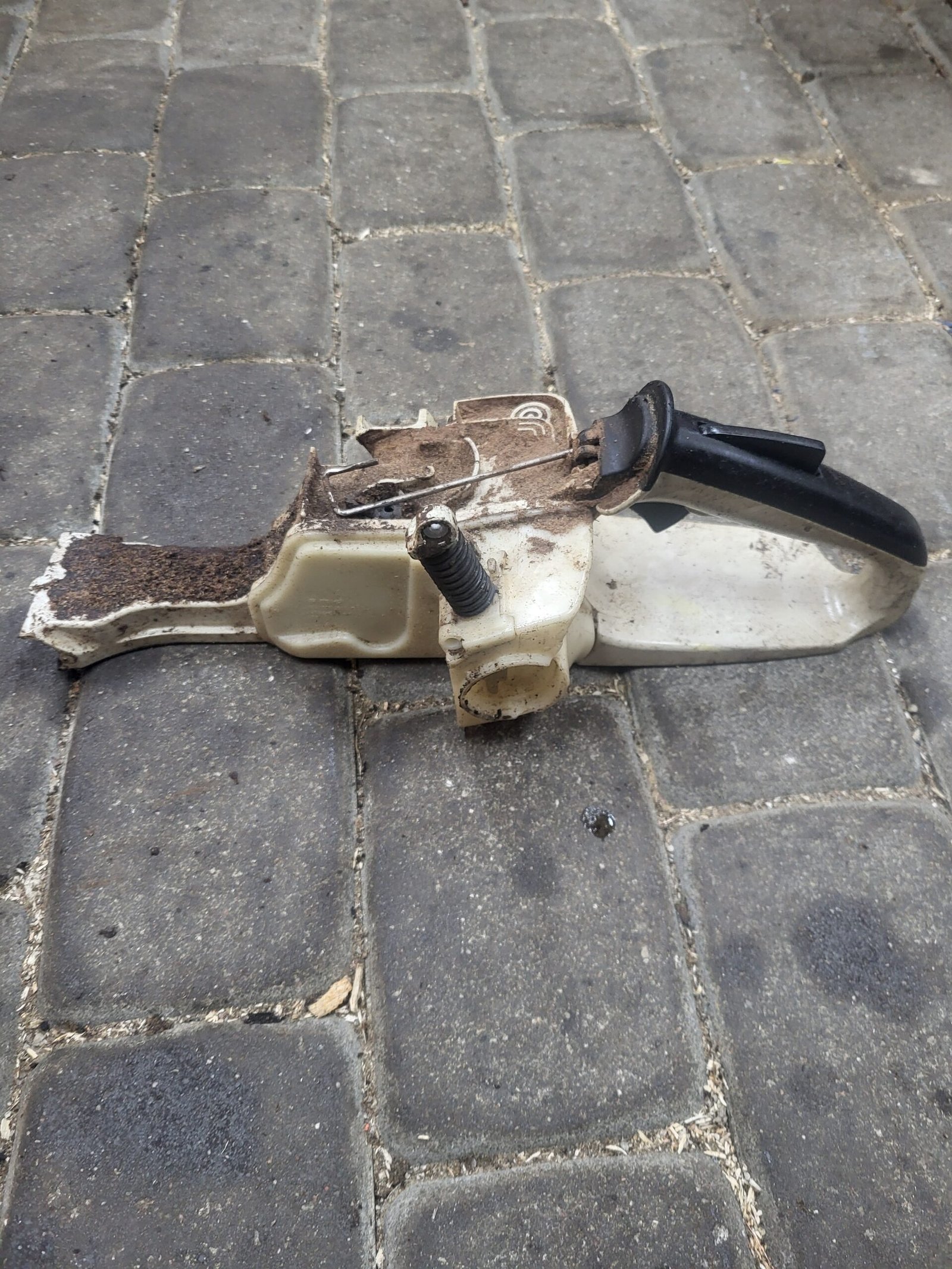 STIHL MS261 Kuro bakas