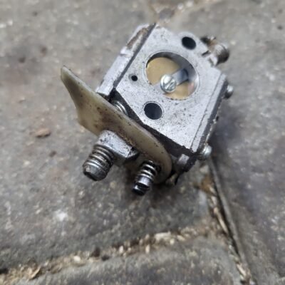 Husqvarna 234 Karbiuratorius