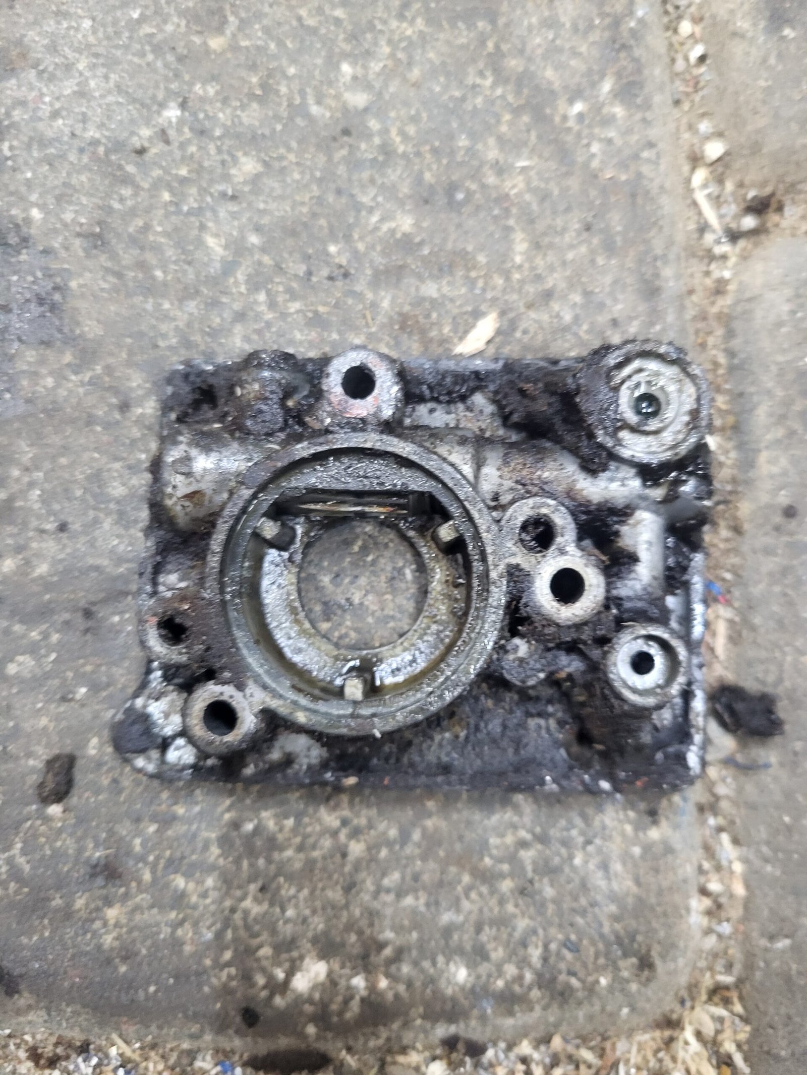 Husqvarna 234 Alyvos siurblys - Image 2