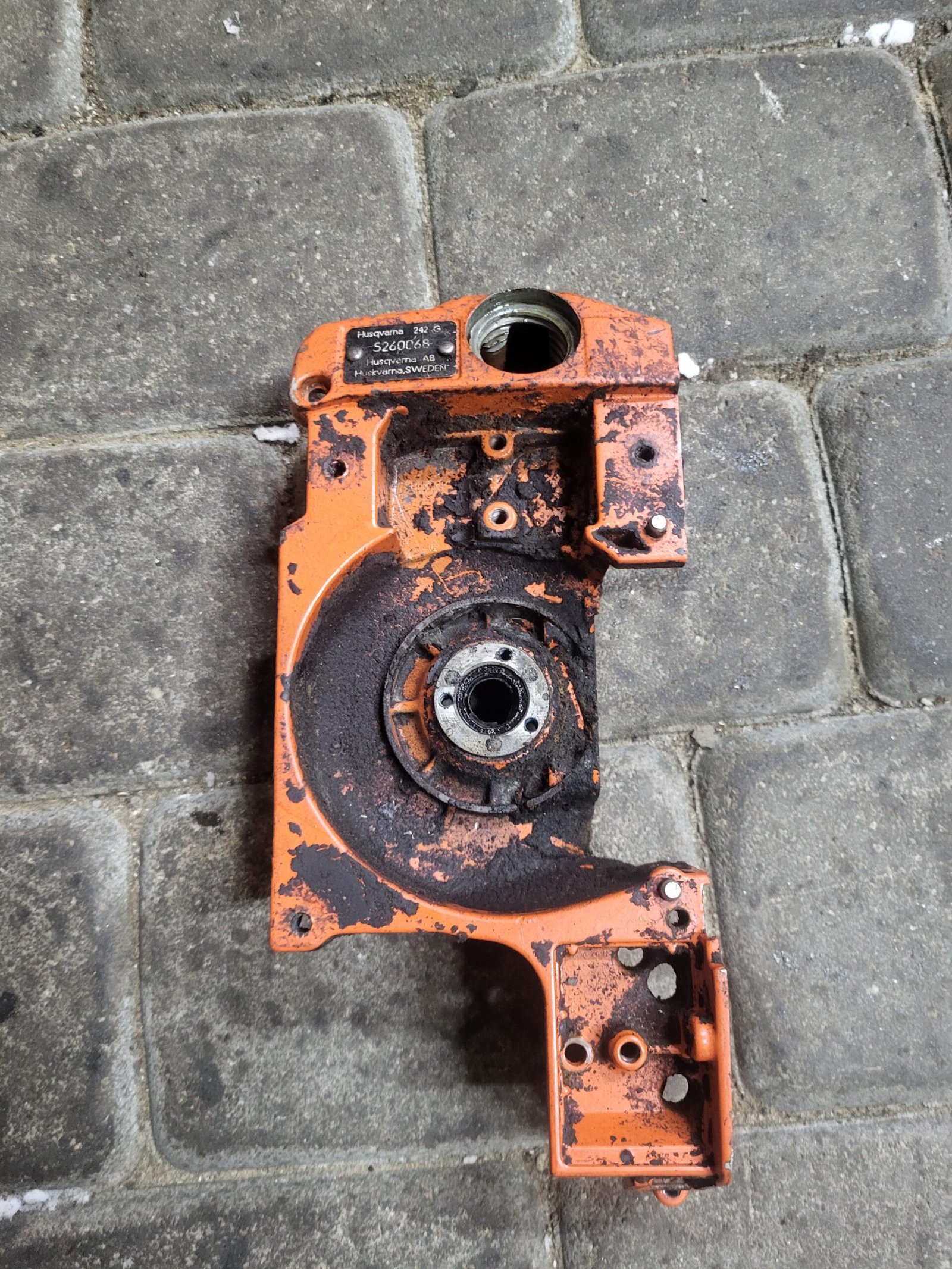 Husqvarna 242 Variklio blokas, smagračio pusė A2498