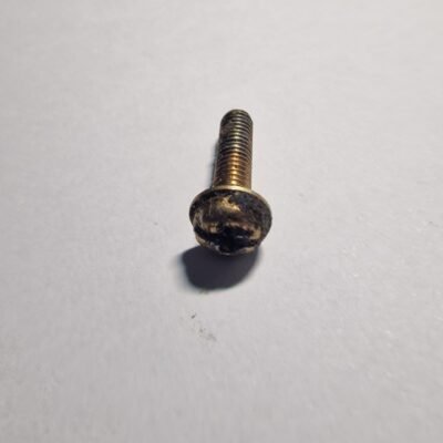 Shindaiwa 490 Varžtas 16mm