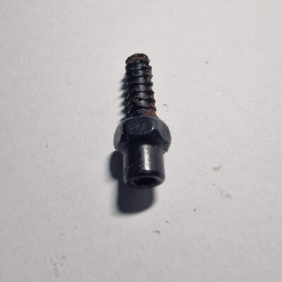 Shindaiwa 490 Varžtas 21mm