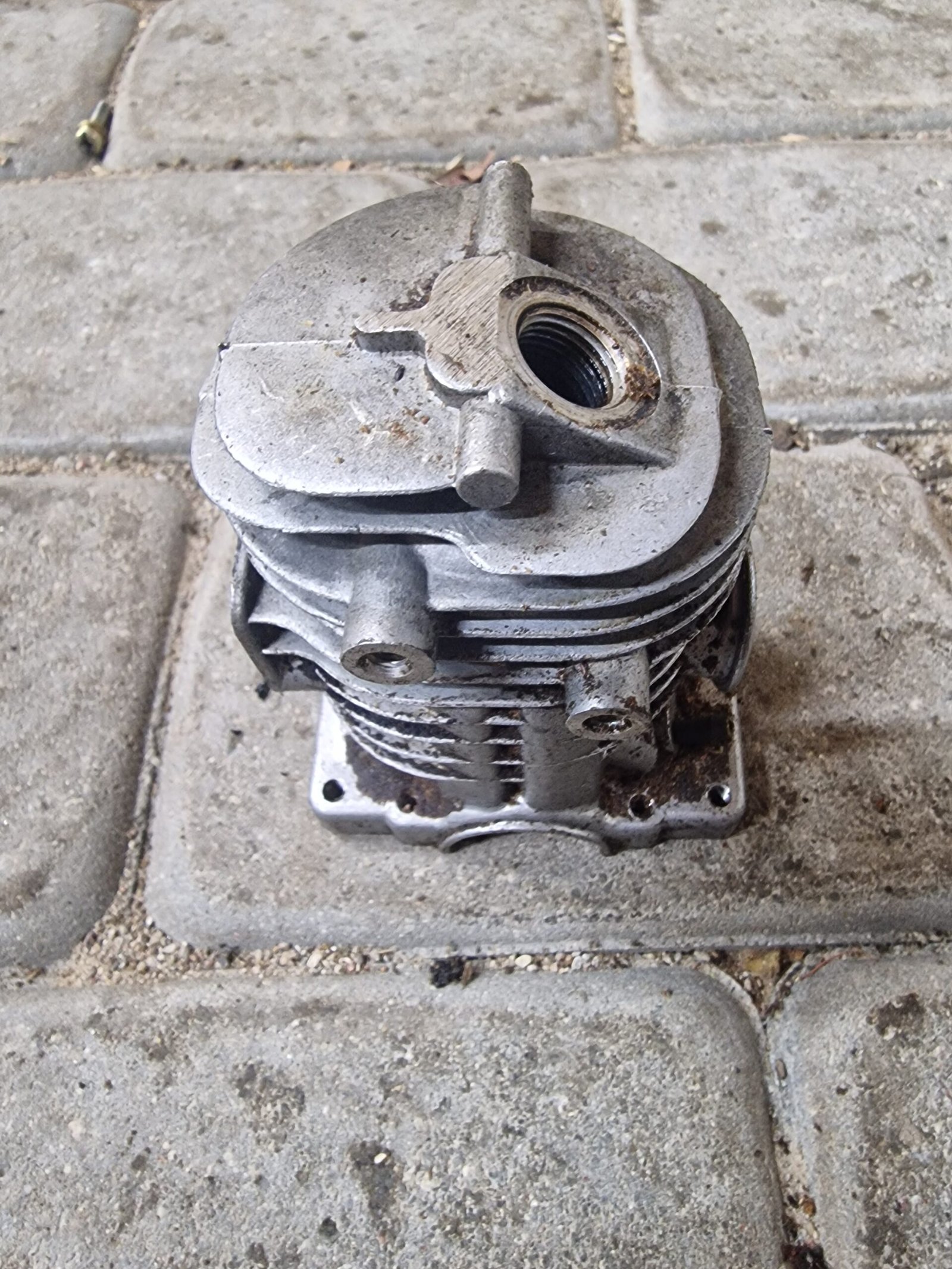 Echo CS-2900 Cilindras