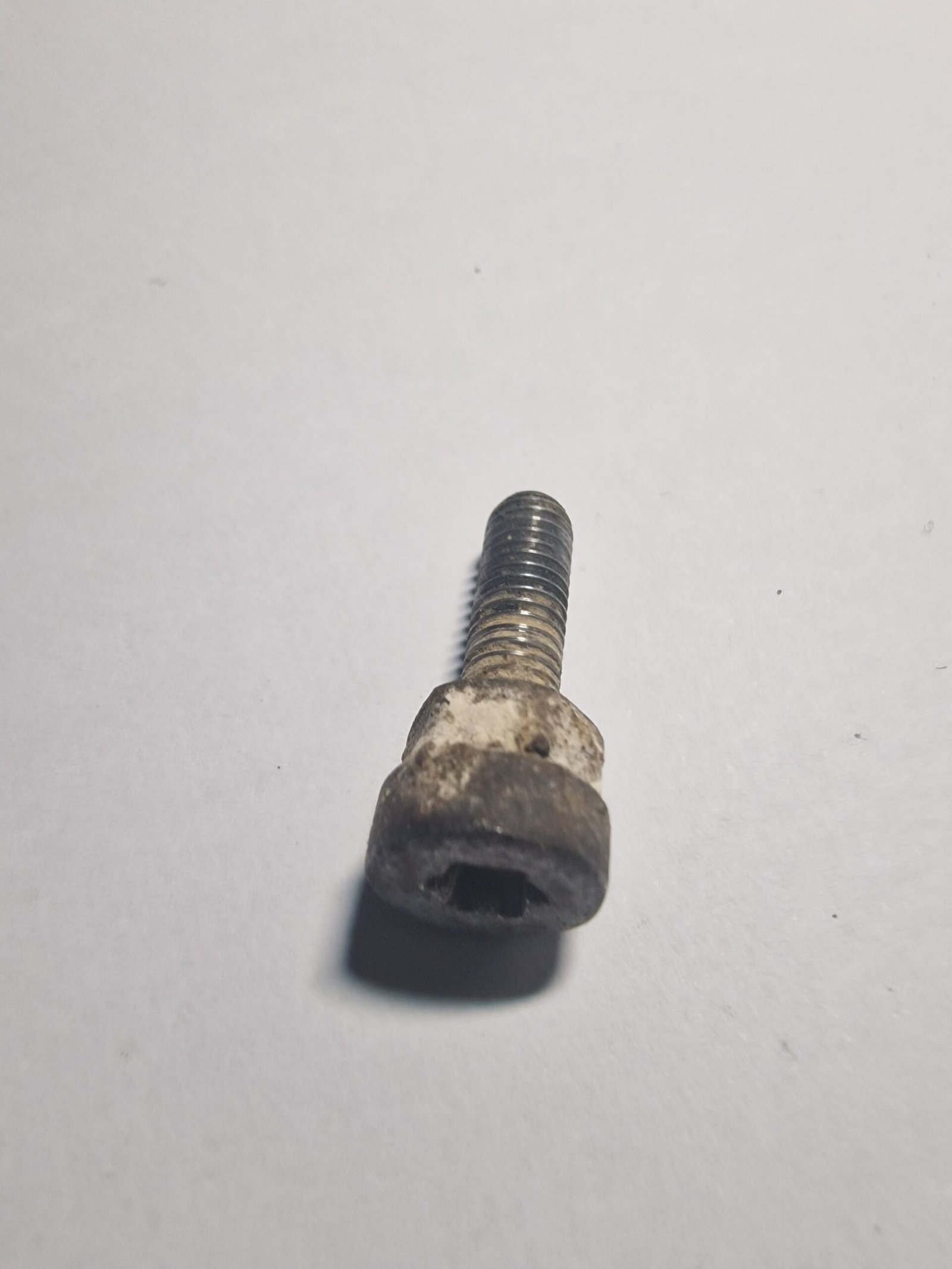 Husqvarna K760 Varžtas 20mm