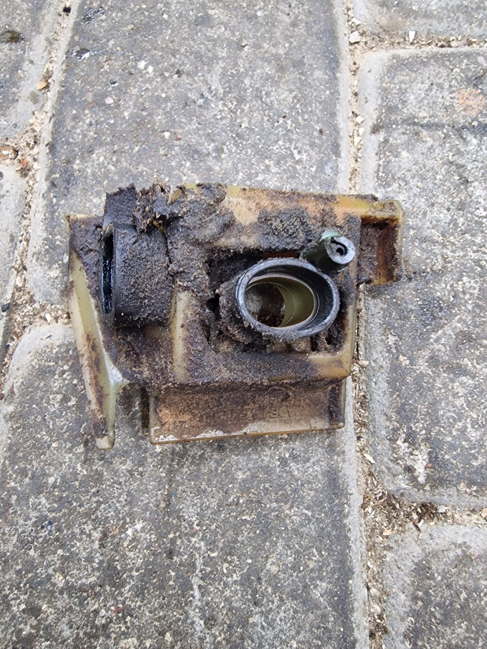 Husqvarna 40 Įsiurbimo kolektorius