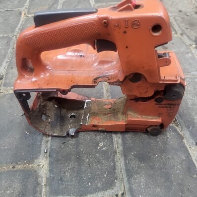 Husqvarna 335XPT Kuro bakas