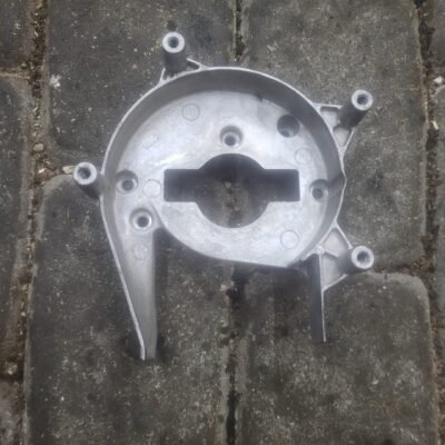 Husqvarna 125B Metalinis variklio laikiklis
