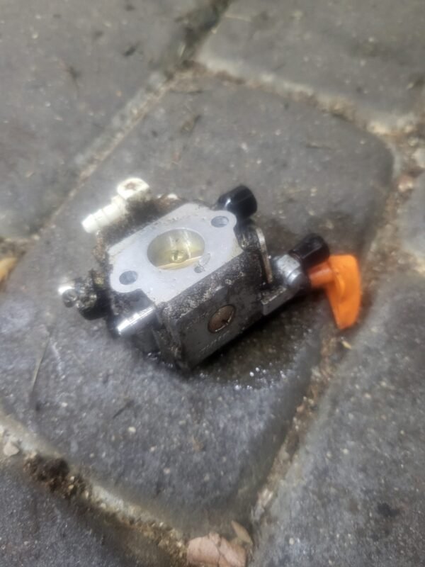 STIHL FS40 Karbiuratorius