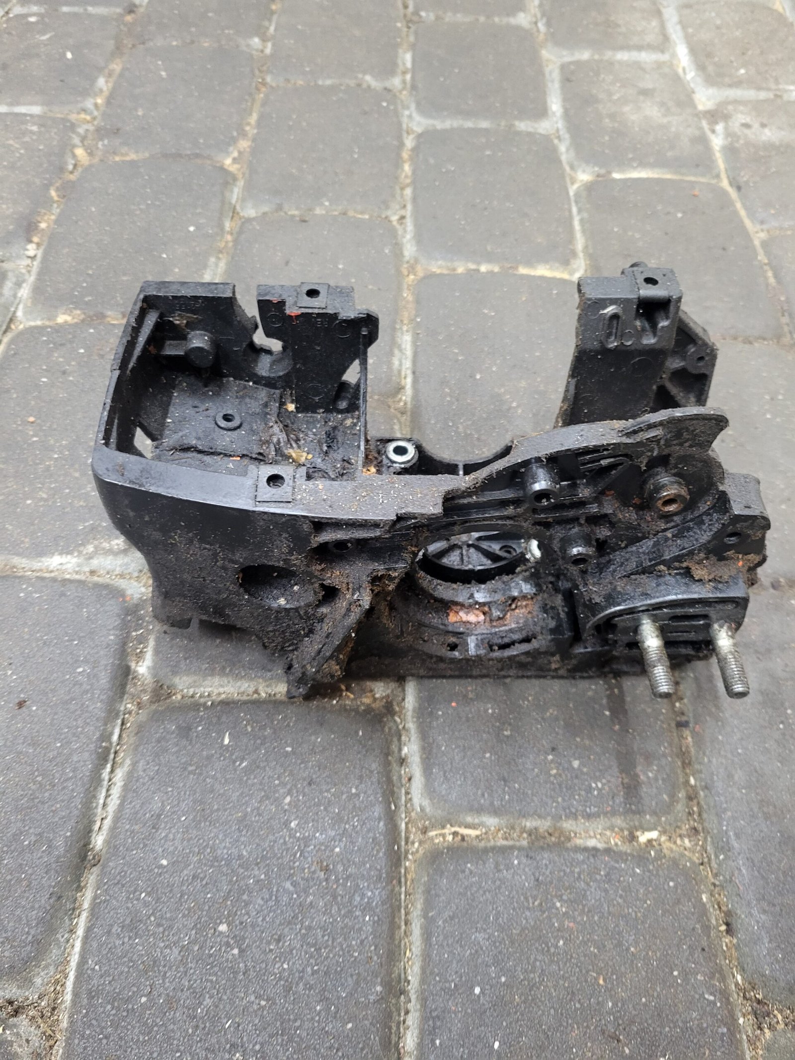 McCulloch CS330 Variklio blokas - Image 2