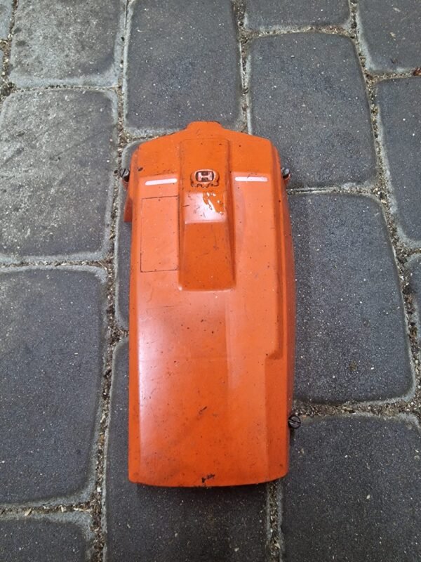 Husqvarna 254 Korpuso dangtelis
