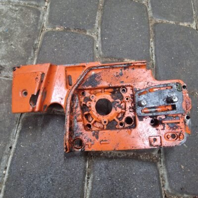 Husqvarna 254 Variklio blokas, sankabos pusė