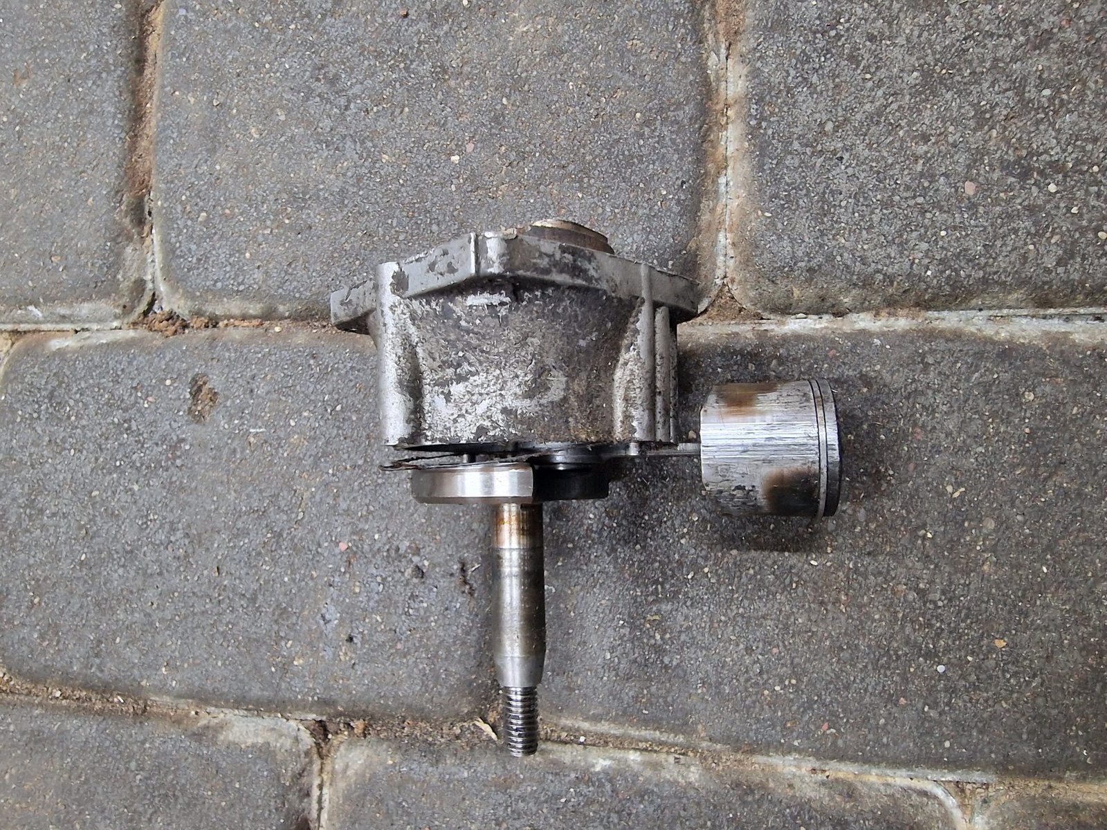 Echo HC-1600 Alkūninis velenas