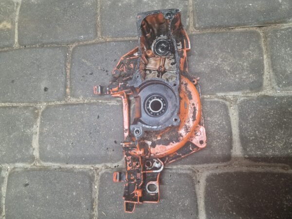 Husqvarna 357XP Variklio blokas, smagračio pusė - Image 2