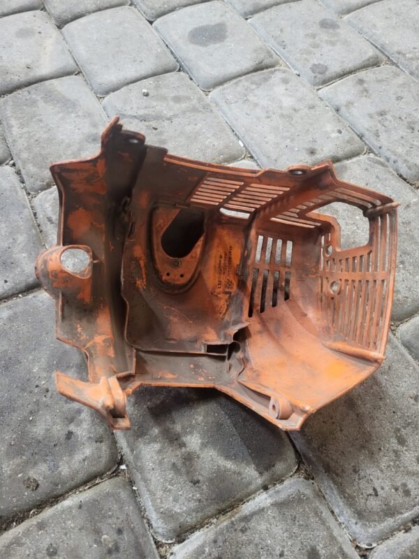 STIHL FS240-410 Variklio gaubtas - Image 2