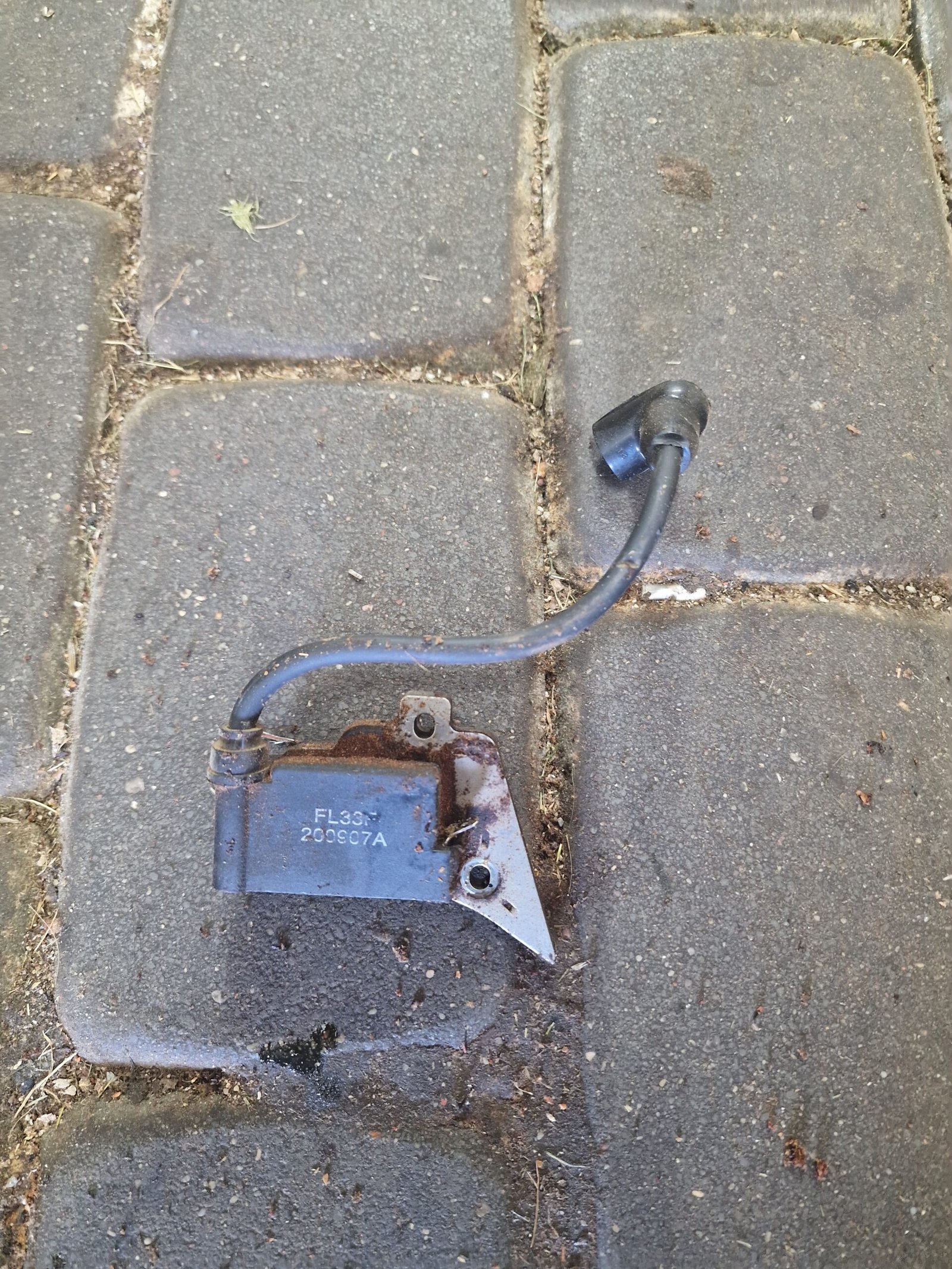 Hitachi CS33EB Uždegimo ritė