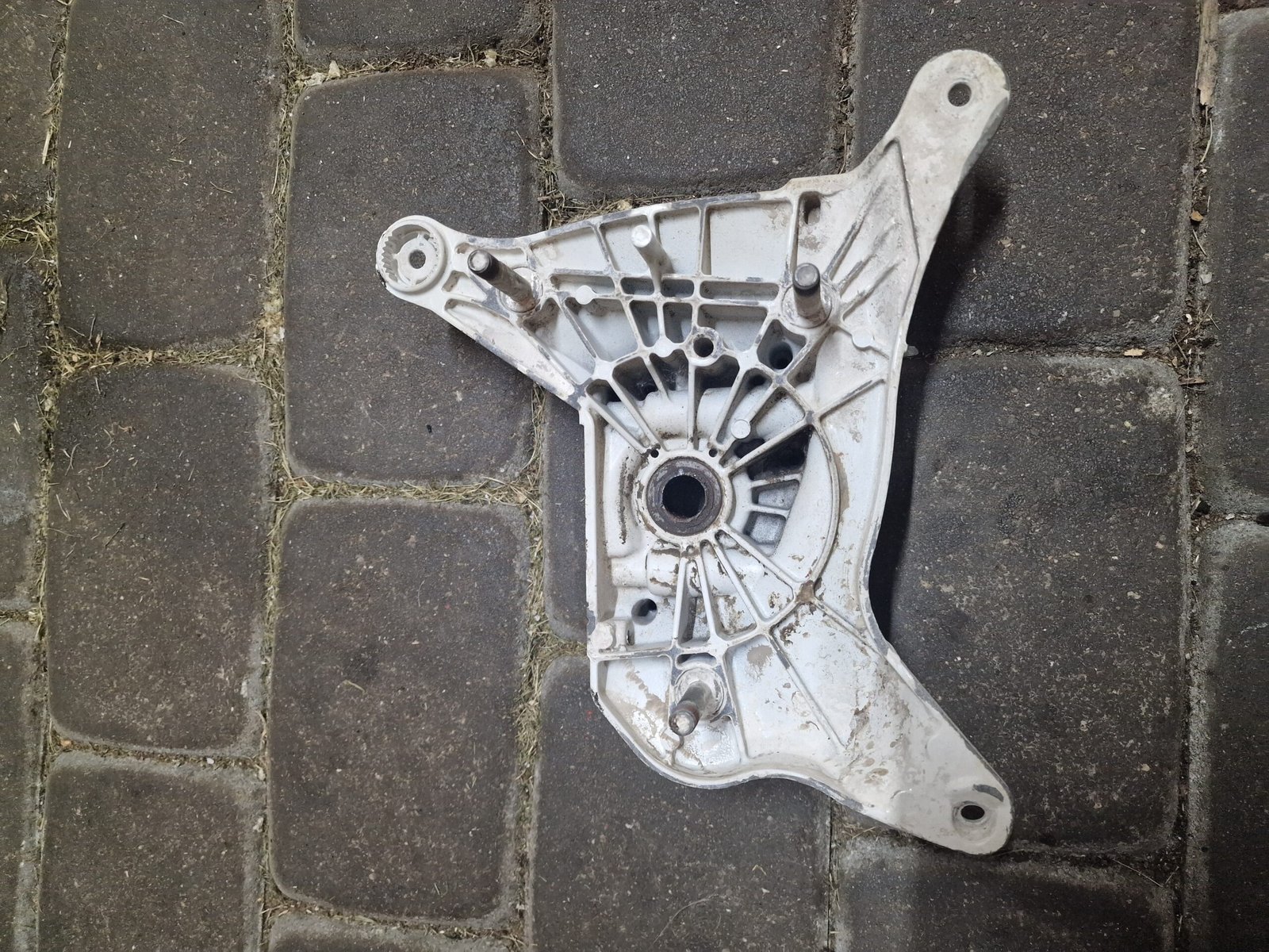 STIHL TS410 Variklio blokas, sankabos pusė A6105