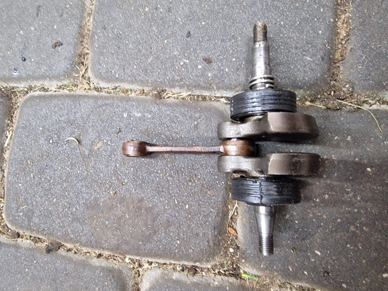 Jonsered CS2234 Alkūninis velenas