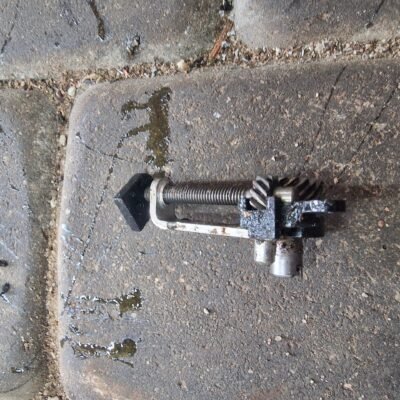 Makita DCS5001 Grandinės įtempėjas