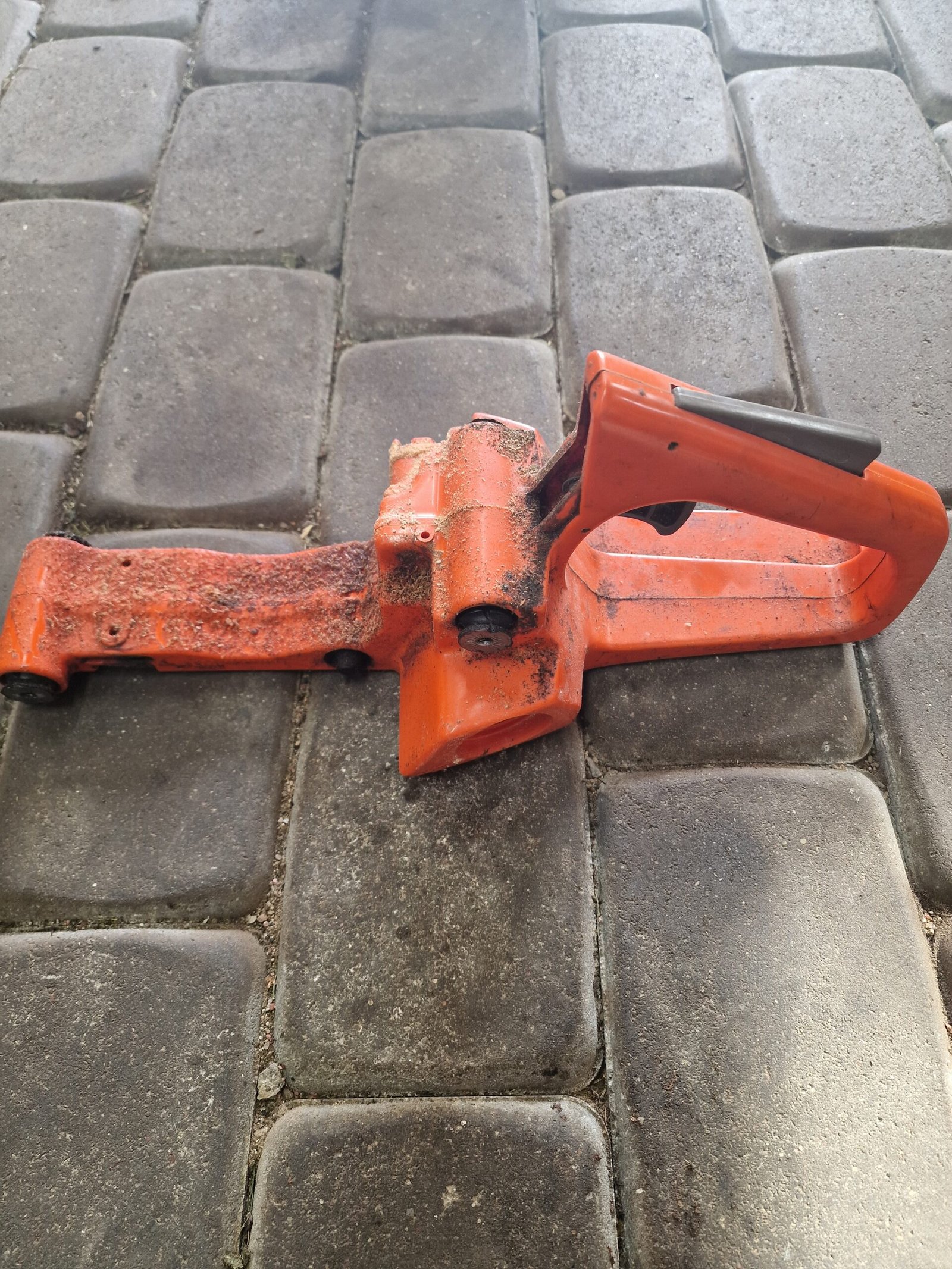 Husqvarna 36 Kuro bakas