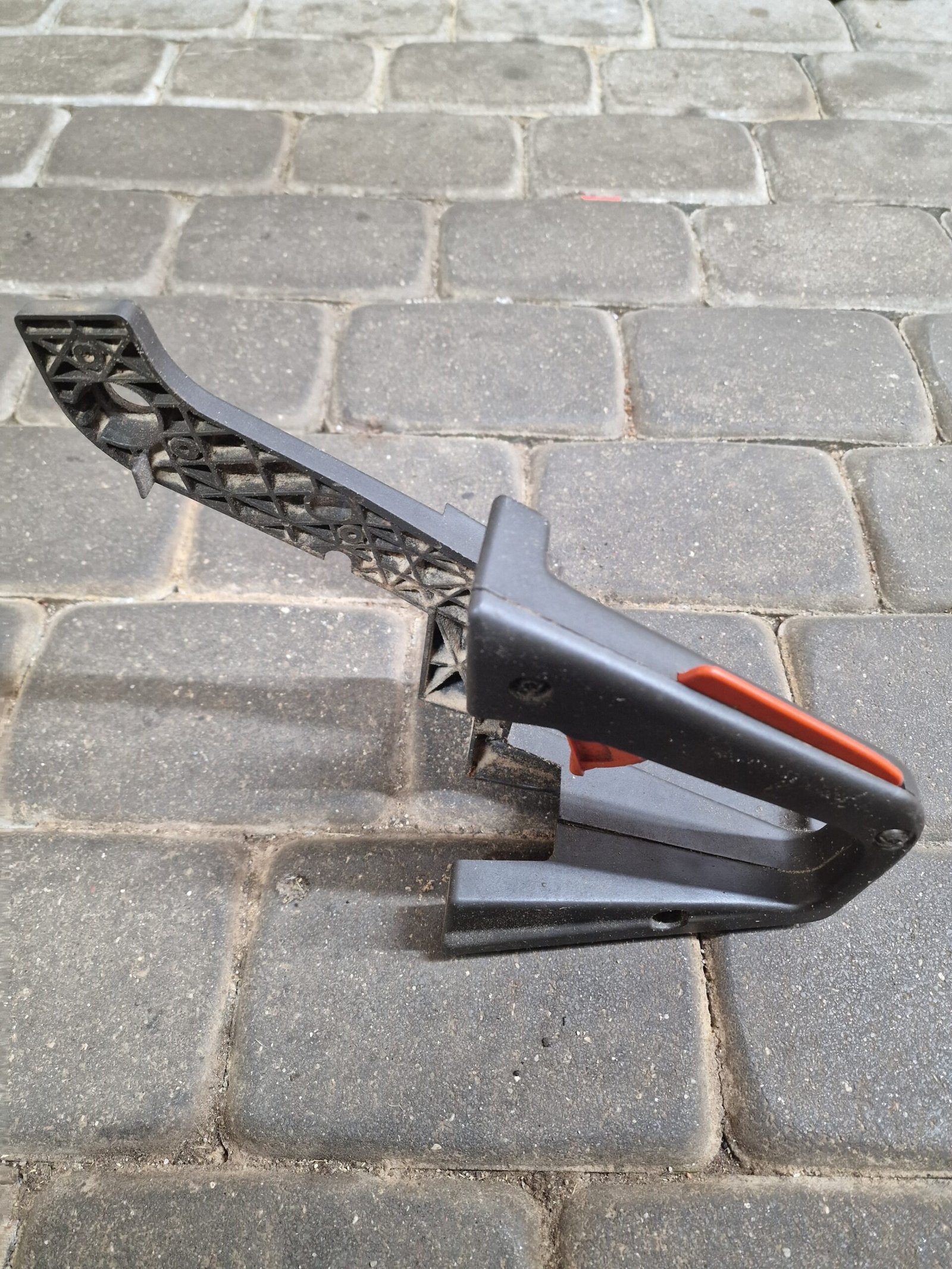 Husqvarna 40 Galinė rankena