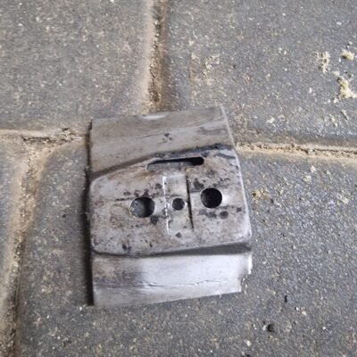 Husqvarna 40 Grandinės juostos tvirtinimo plokštelė