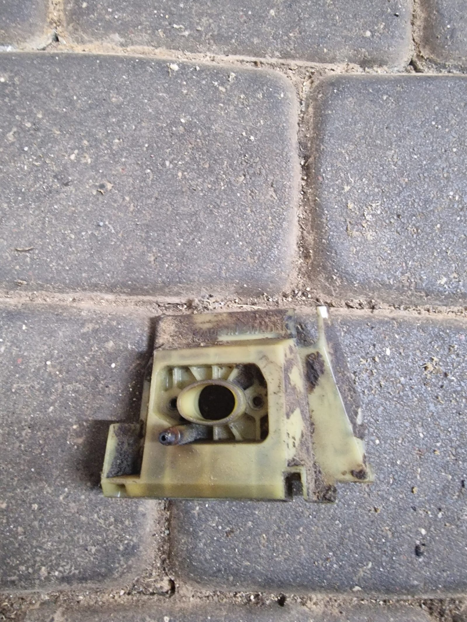 Husqvarna 40 Įsiurbimo kolektorius