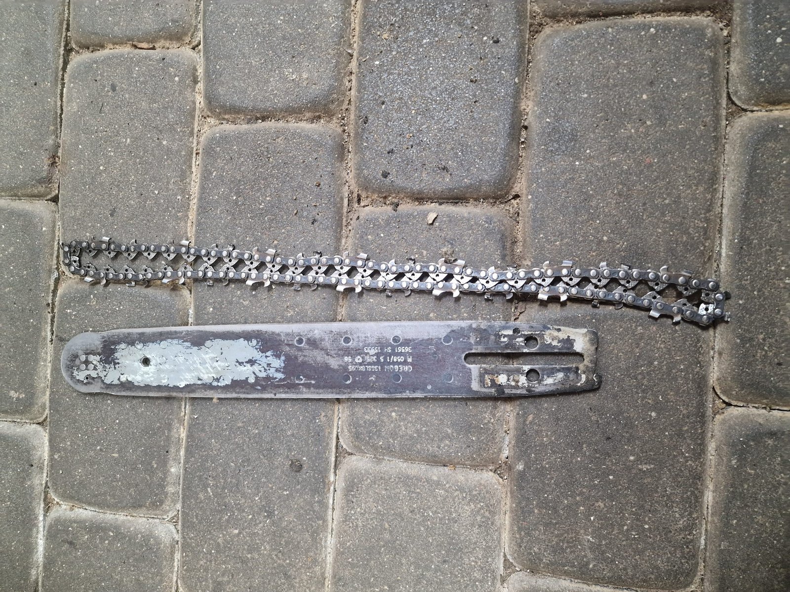 Husqvarna 40 Pjovimo juosta ir grandinė