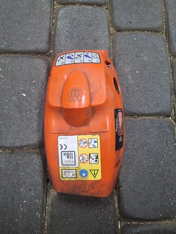 Husqvarna 235 Korpuso dangtelis