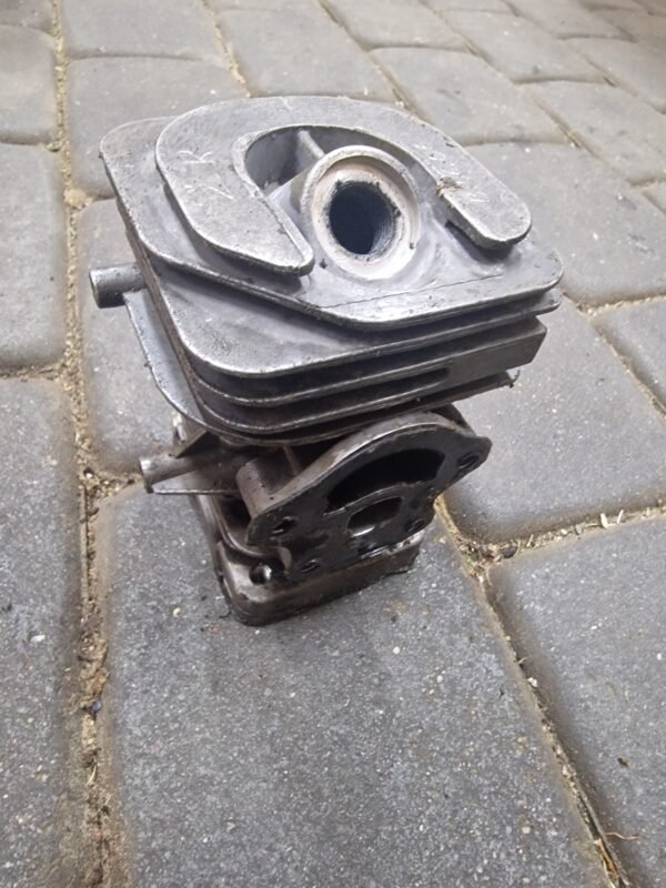 Husqvarna 235 Cilindras