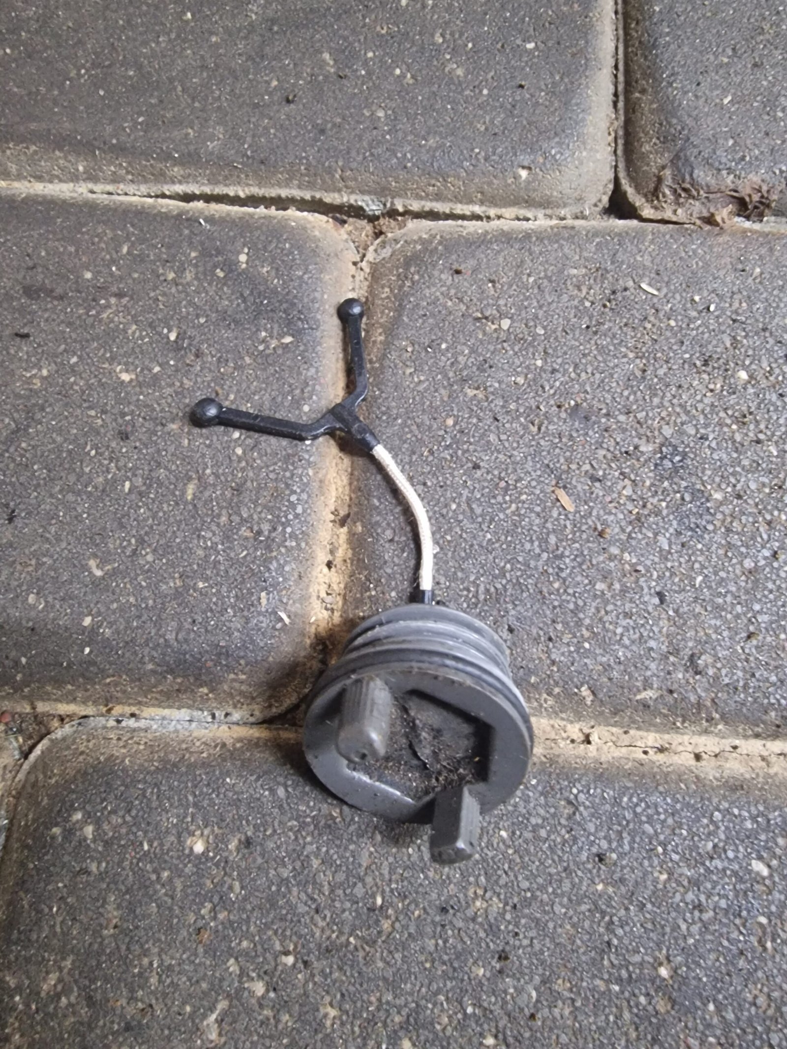 Husqvarna 142 Alyvos kamštis