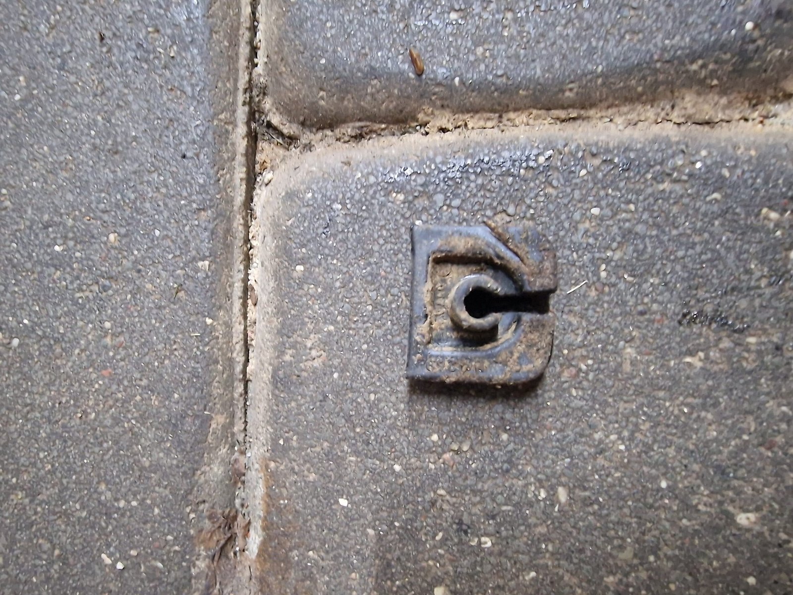 Jonsered 2035 Guminis laikiklis