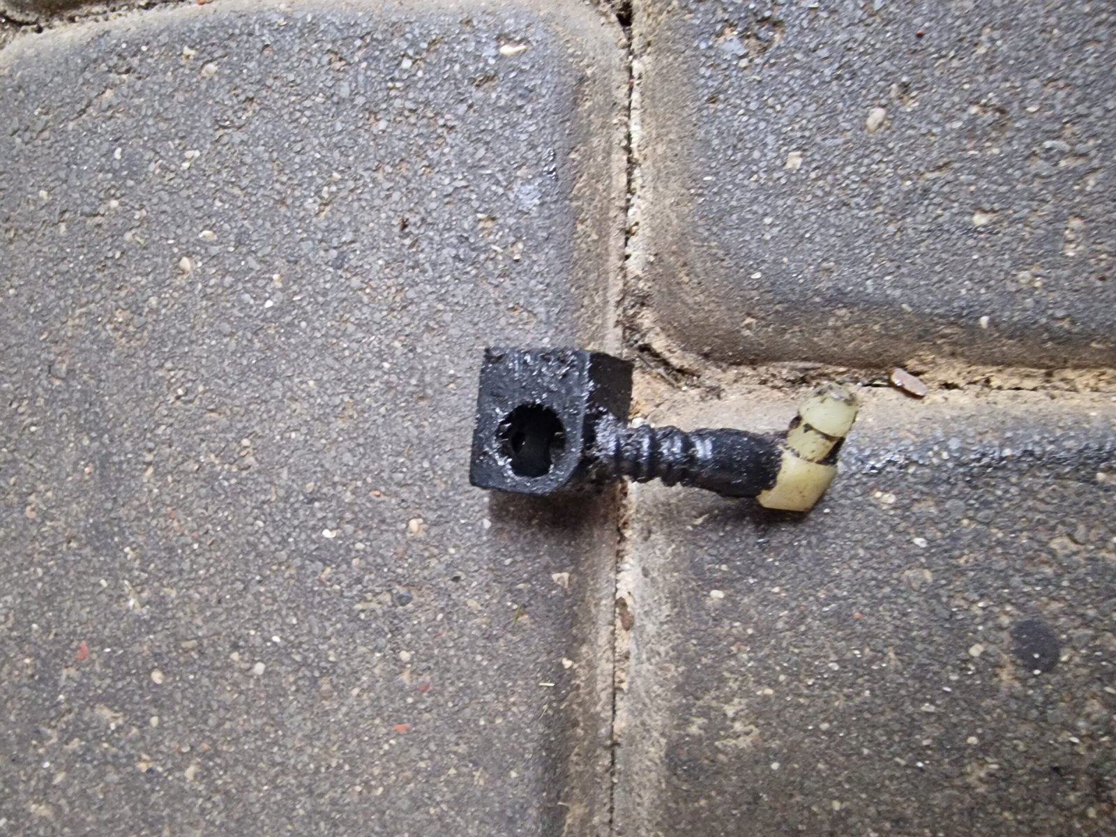 Jonsered 2035 Alyvos siurblio kranelis