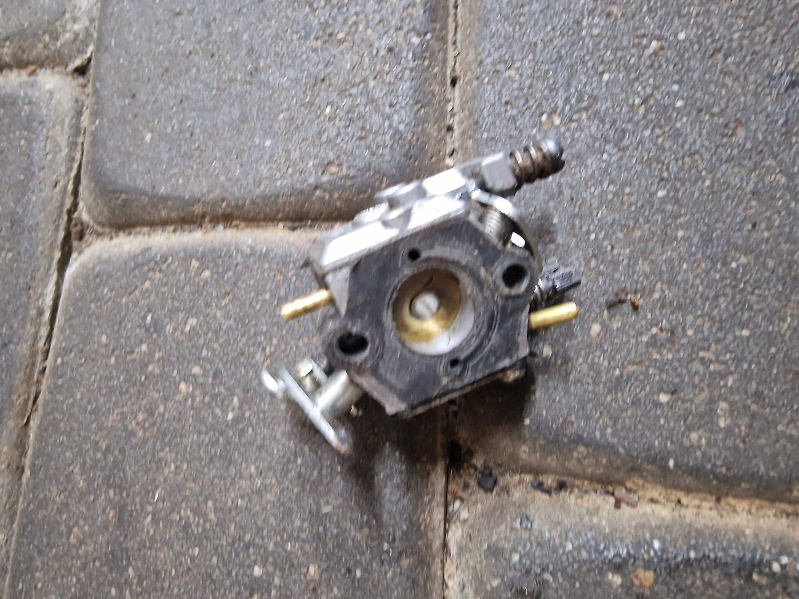 Jonsered 2035 Karbiuratorius