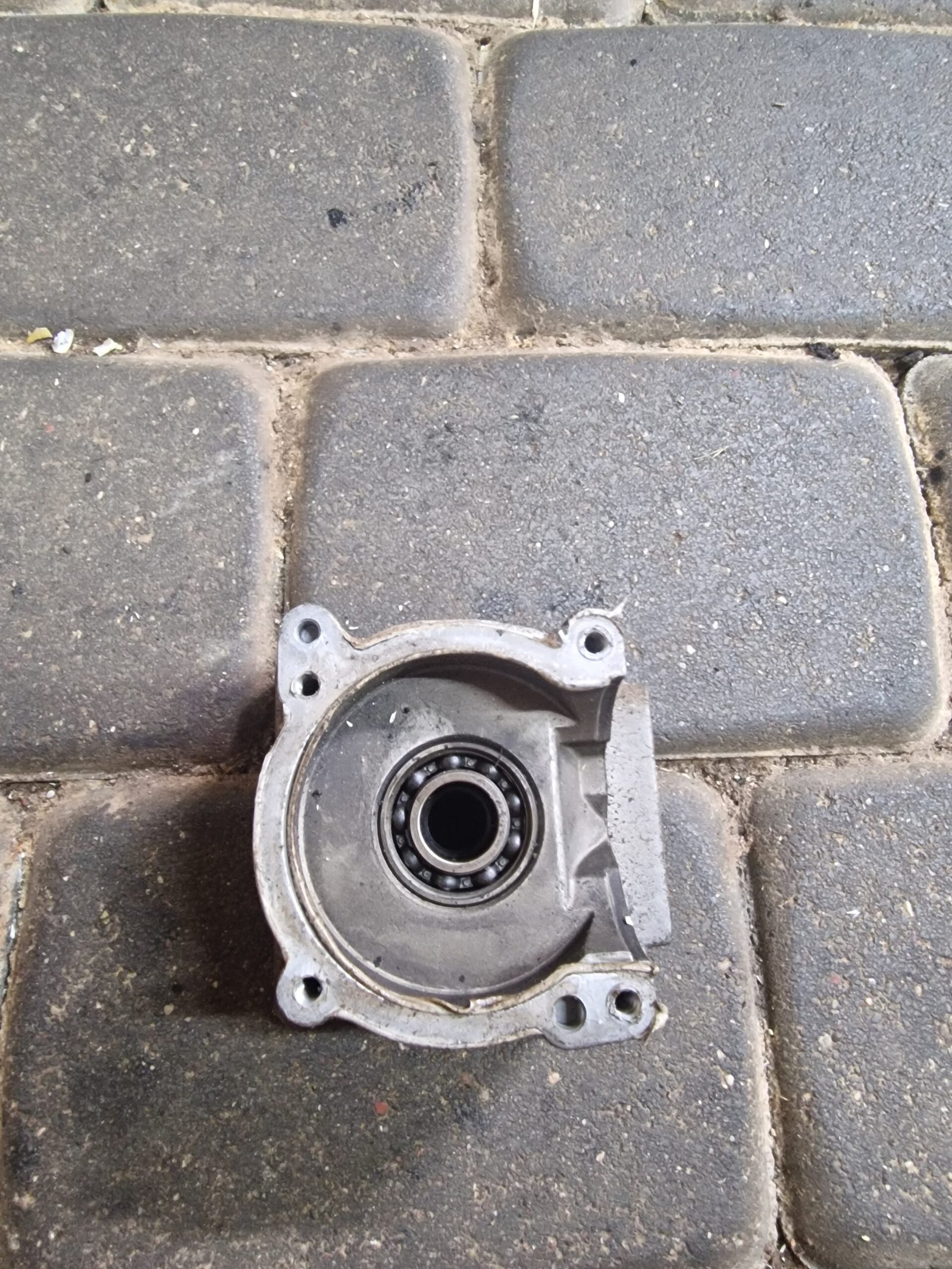 Partner B422X trimerio Variklio blokas, smagračio pusė