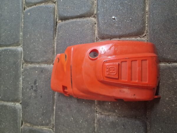 Husqvarna 555 Korpuso dangtelis