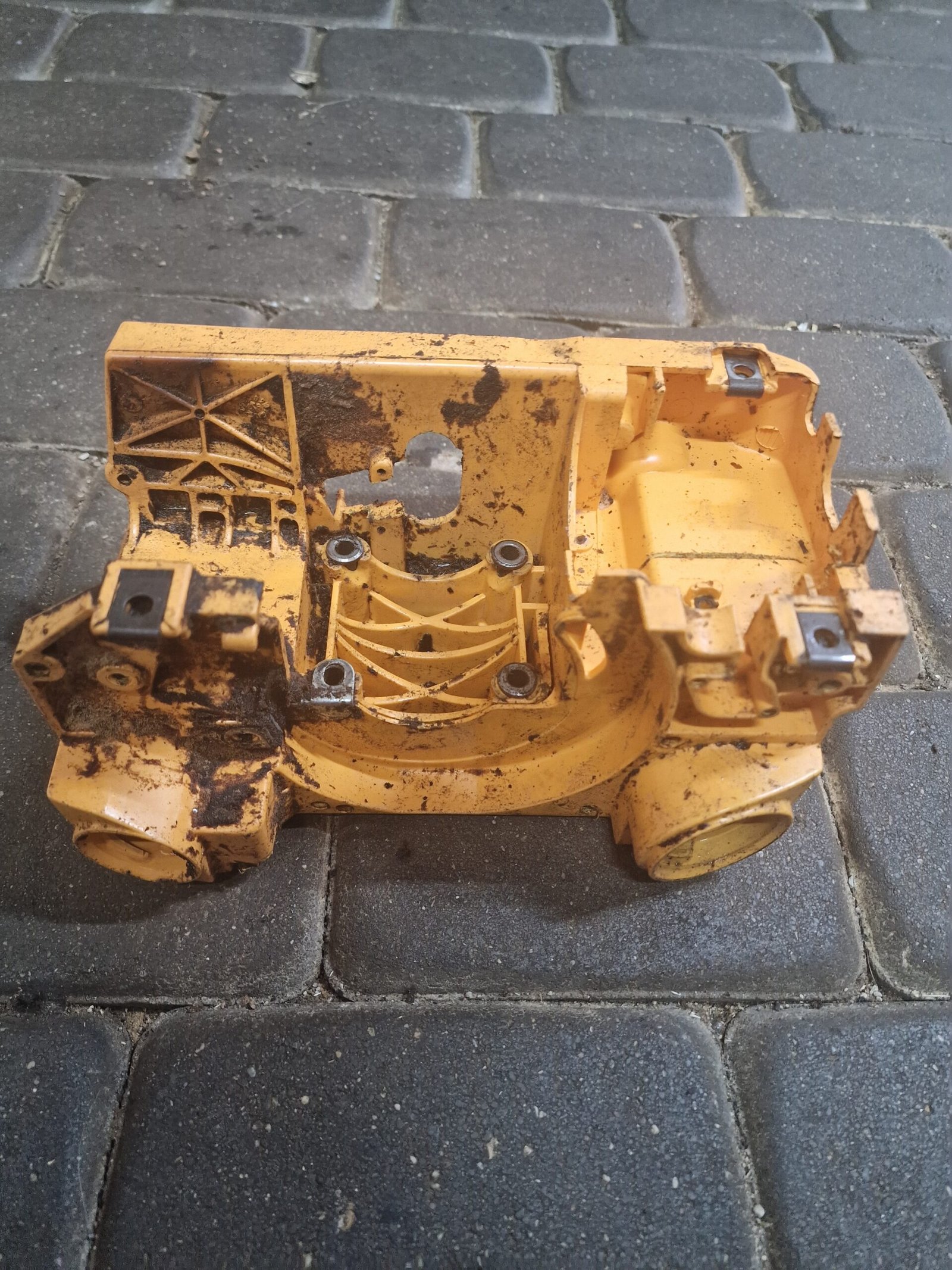 Partner 351 Variklio korpusas - Image 2