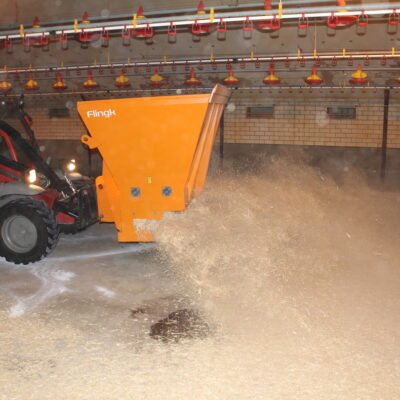 Pjuvenų barstytuvas, durpių, medžio drožlių ir smulkintų šiaudų barstytuvas BS