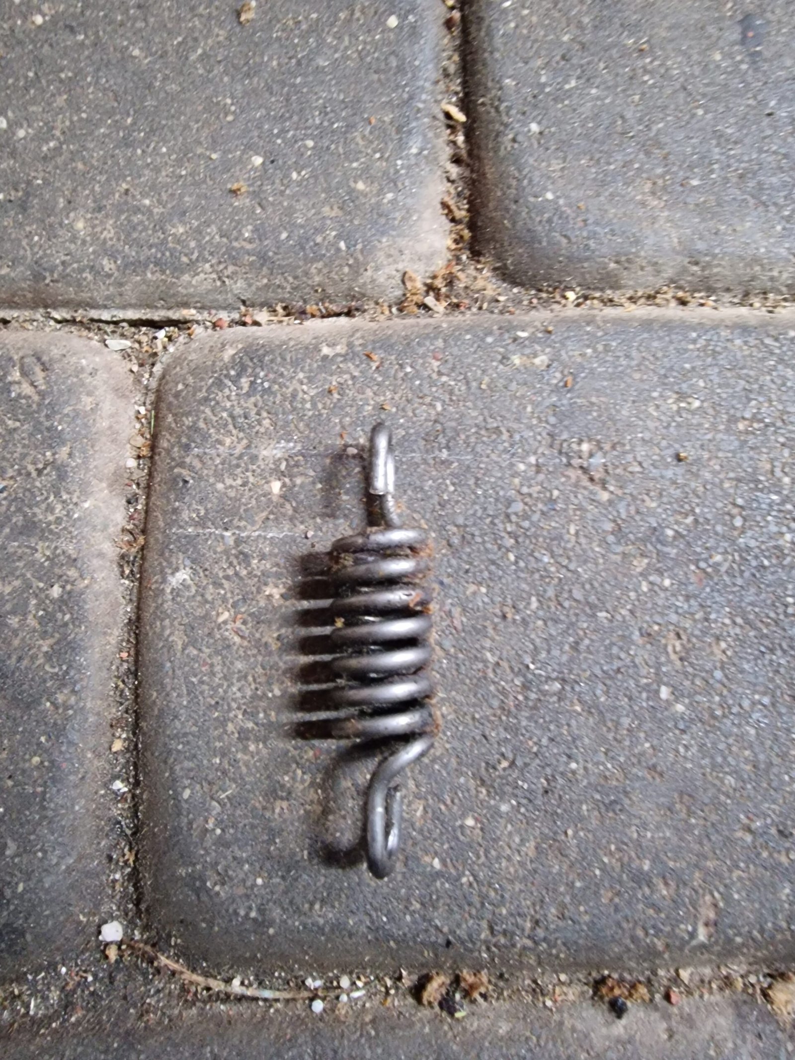 Partner 351 Amortizatorius