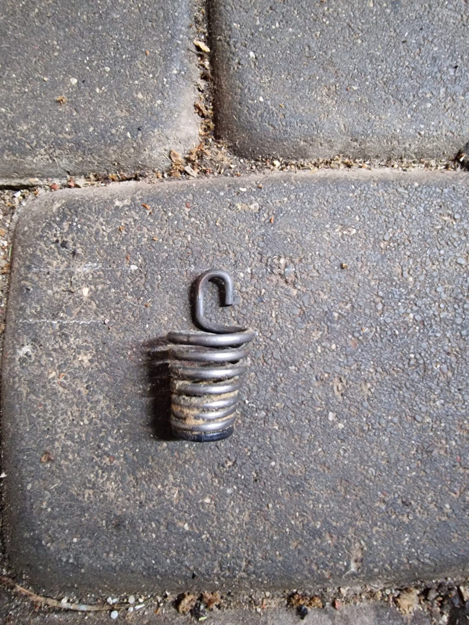 Partner 351 Amortizatorius