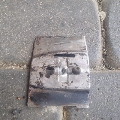 Husqvarna 45 Grandinės juostos tvirtinimo plokštelė