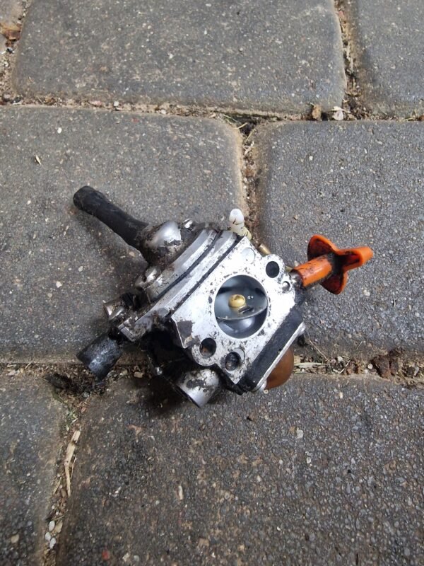 STIHL FS90 Karbiuratorius